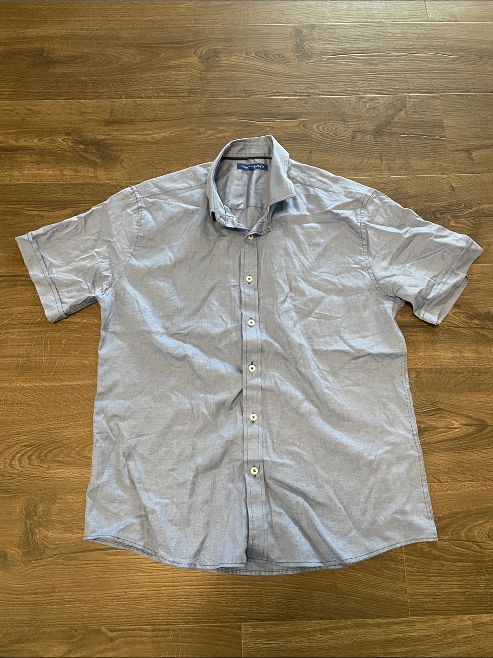 Men’s Vince Camuto Short Sleeve Button Down Shirt, Size Large
100% Cotton